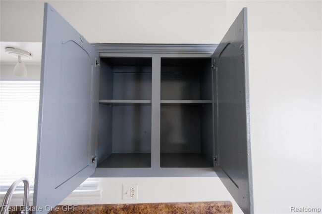 Building Photo - 14960 Alberta Ave