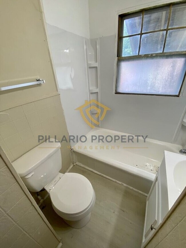 Building Photo - 5260-5262 Fletcher Avenue