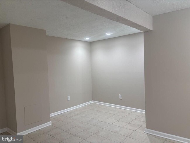 Building Photo - 3423 Castle Way