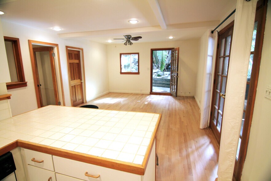 Building Photo - 8523 Nash Dr