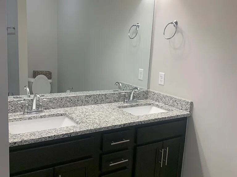 Building Photo - 4129 Stark St