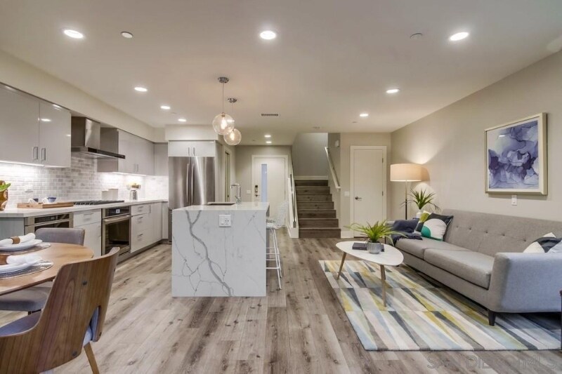 Building Photo - 3030 Jarvis St