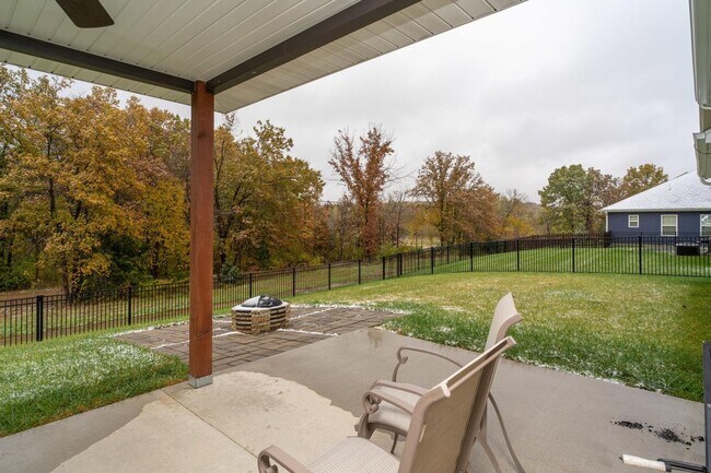 Building Photo - Southwest Columbia Home
