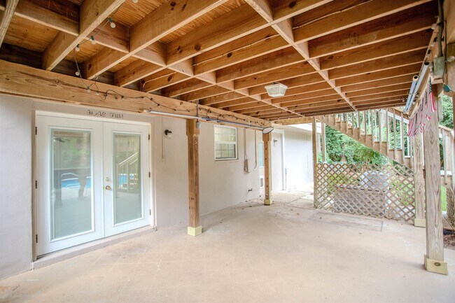 Building Photo - 2992 Corrib Dr