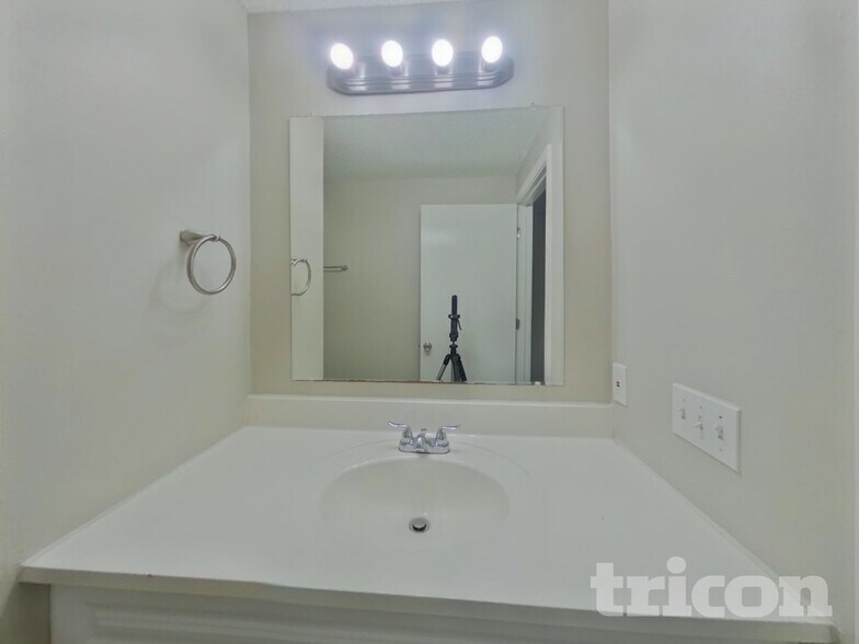 Building Photo - 3205 Winchelsea Dr