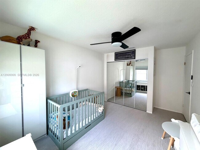 Building Photo - 5704 SW 116th Ave