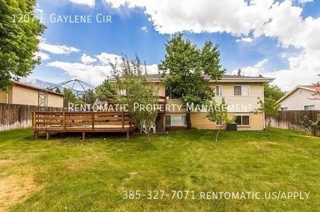 Building Photo - 1207 E Gaylene Cir