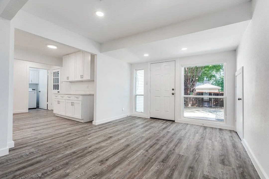 Building Photo - 1805 Boulder Dr