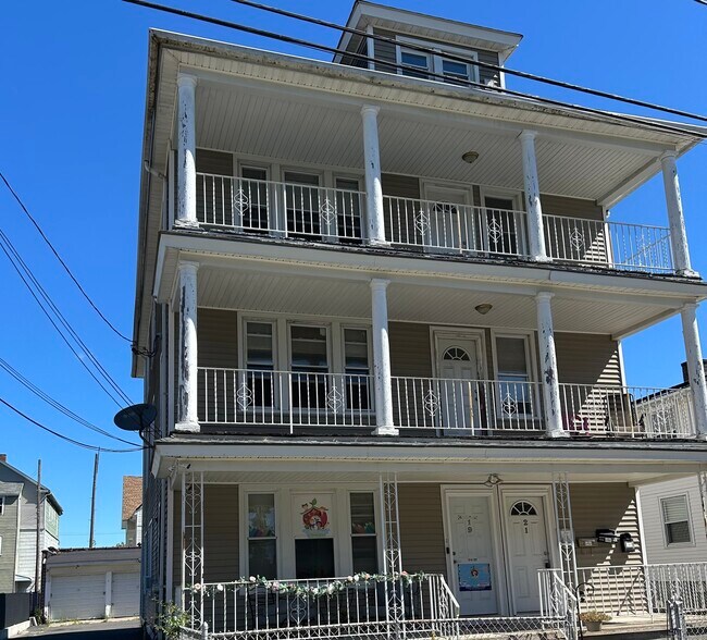 Primary Photo - 17 Branch St
