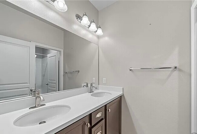 Building Photo - 40580 Sunflower Rd