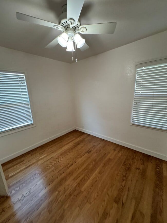 Building Photo - 1201 W Elm St