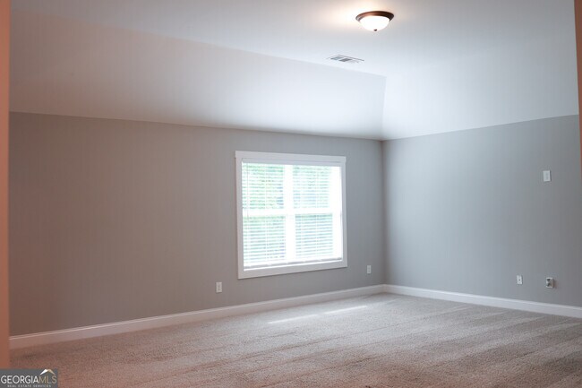 Building Photo - 135 Jessica Ct