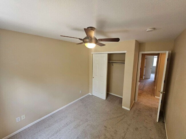 Building Photo - 1124 W Mulberry Ln