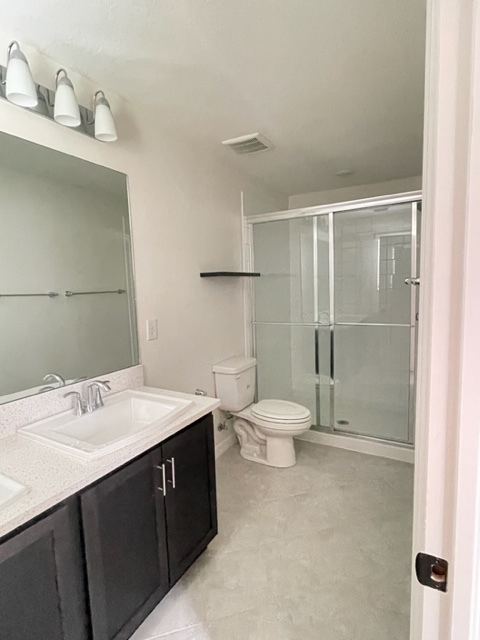 Master Bath - 15070 Caspian Tern Ct