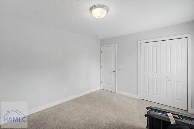 Building Photo - 785 Fairview Cir