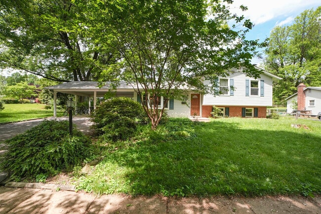 Primary Photo - 910 Lincoln St