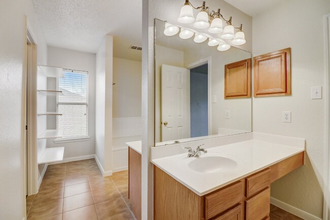 Building Photo - 6410 Birkdale Ln