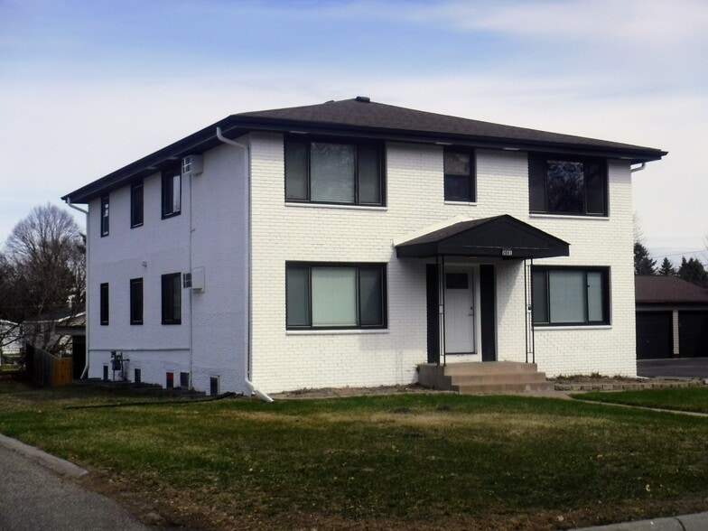 Building Photo - 2081 Hillview Rd