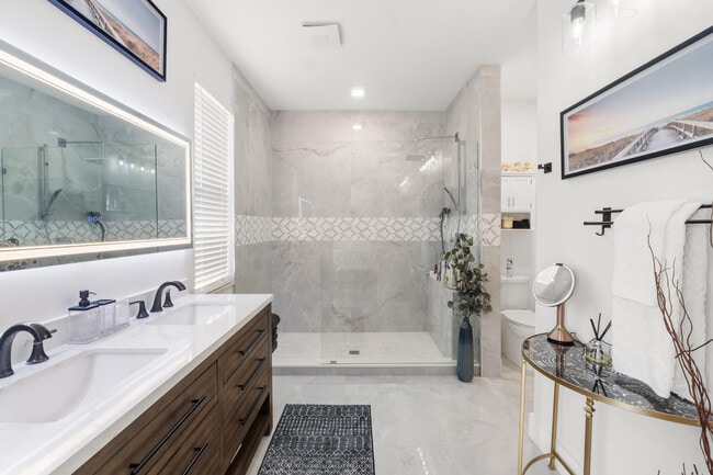 Building Photo - 3643 NW 5th Terrace