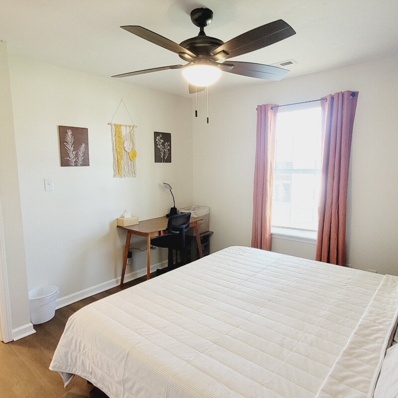 Building Photo - 253 White Oak Rd