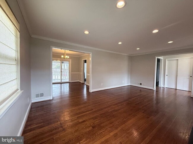 Building Photo - 9709 Saxony Rd