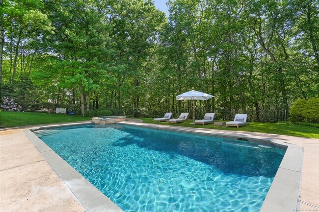 Building Photo - 4 Mountain Laurel Dr