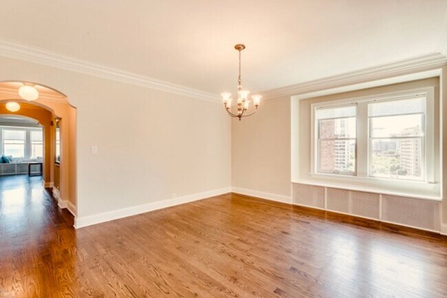 Building Photo - Exquisite 2-Bed, 2-Bath Luxury Condo in th...