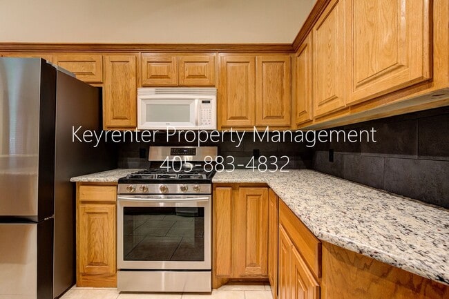 Building Photo - Amazing 4BD/3BTH home with a 3 car garage in the exclusive Cedar Pointe Gated Community!