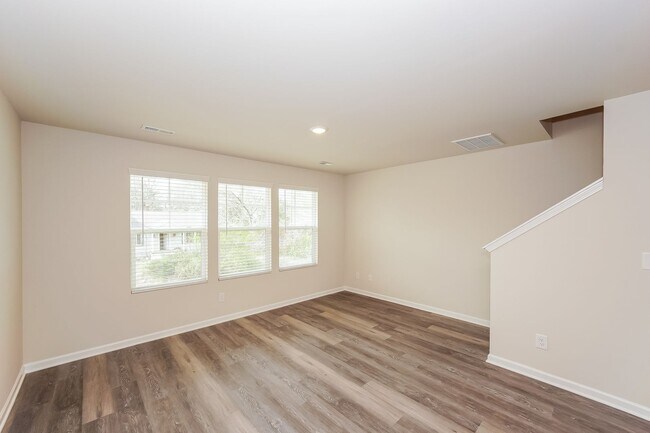 Building Photo - 3-Bedroom, 3.5 Bath Townhome for Rent in Mooresville, NC | Attached Garage & Modern Kitchen