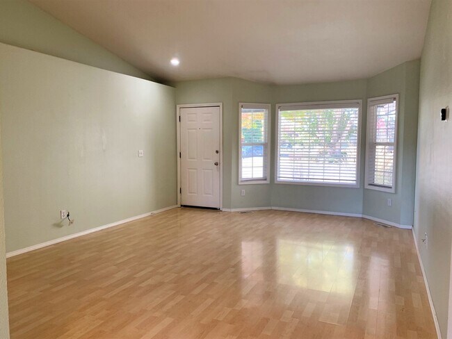 Building Photo - Charming 3 bed 2 bath home in a quiet Boise Neighborhood just off Glenwood and Hill Rd.