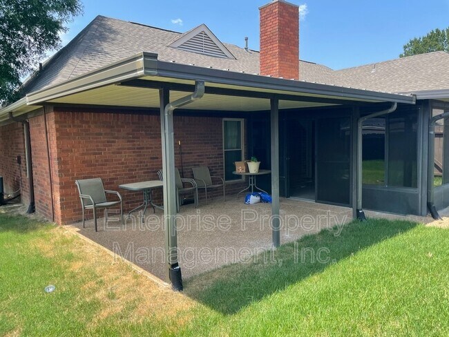 Building Photo - 3840 Charbon Ln