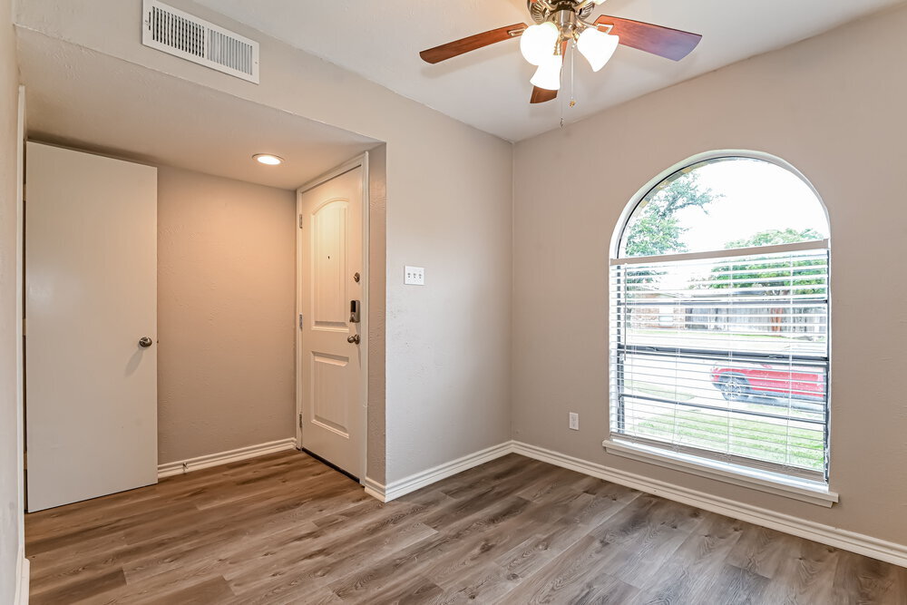 Building Photo - 8902 Miami Dr