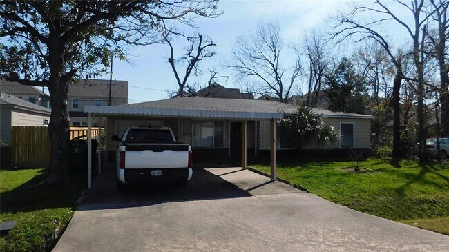 Primary Photo - 2206 Silverbonnet St