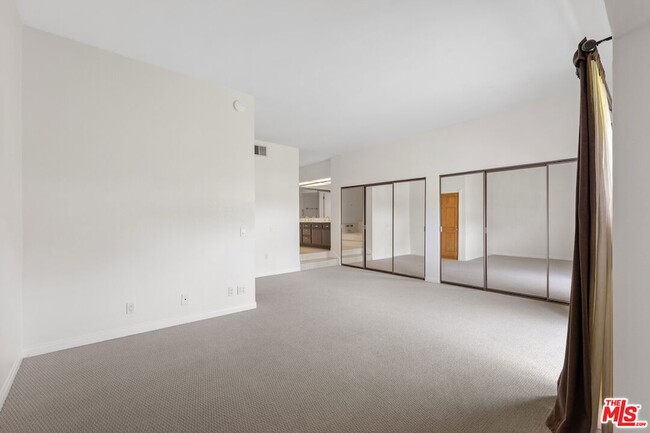 Building Photo - 13044 Mindanao Wy