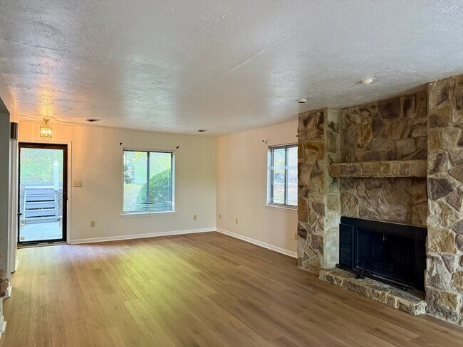 Building Photo - 3377 Kelly Ln