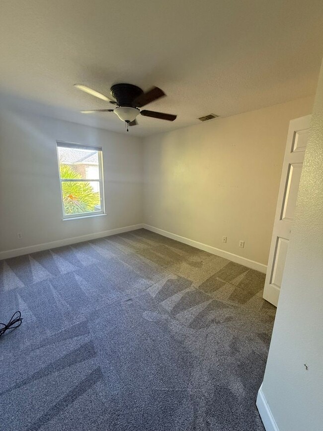 Building Photo - Beautiful Spacious 3 bed 3 bath Home in Debary