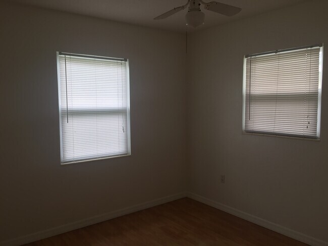 Building Photo - 3310 New England St