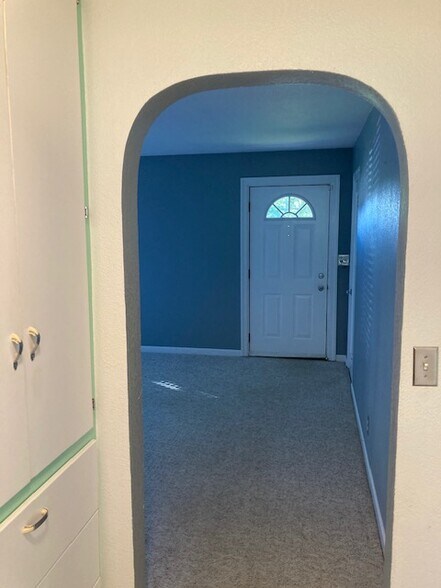 Building Photo - 1522 S 6th St