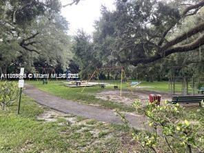 Building Photo - 9431 Live Oak Pl