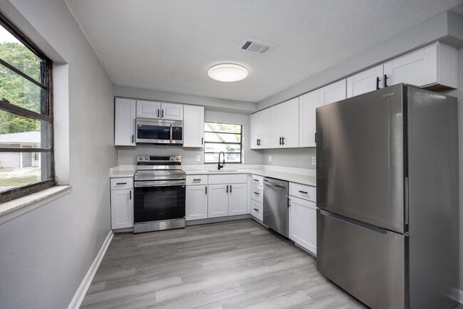 Building Photo - ? Fully Renovated 3-Bedroom Home in Starke...