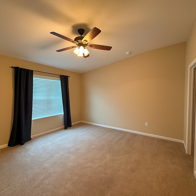 Building Photo - Stunning 3 Bedroom Townhome in Cambridge at Oakleaf Plantation