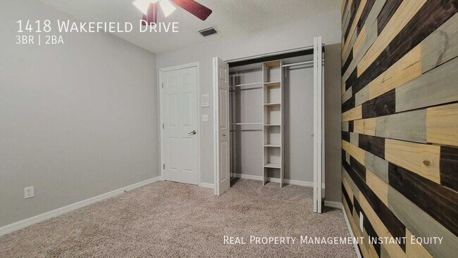 Building Photo - 1418 Wakefield Dr