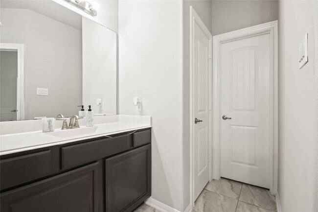 Building Photo - 12519 King Harry Dr