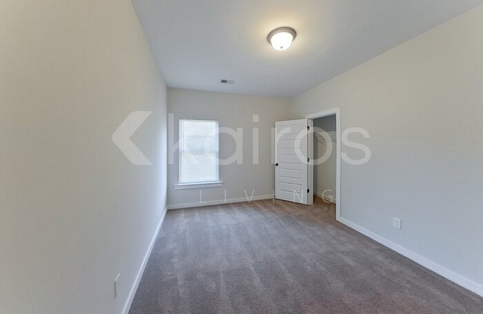Building Photo - 464 White Oak Cir