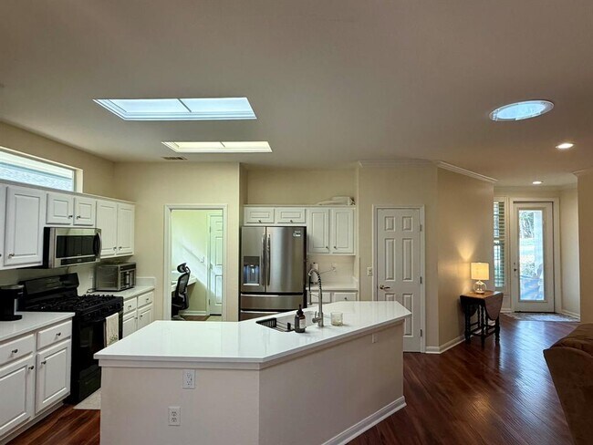 Building Photo - 103 Whispering Wind Dr