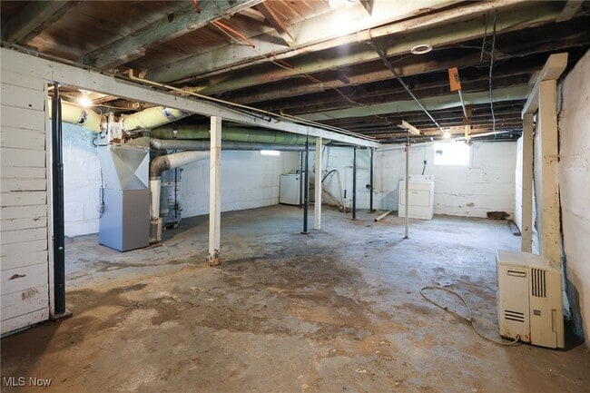 Building Photo - 6180 Hillford Ave NE