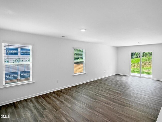 Building Photo - 286 Palm Dr
