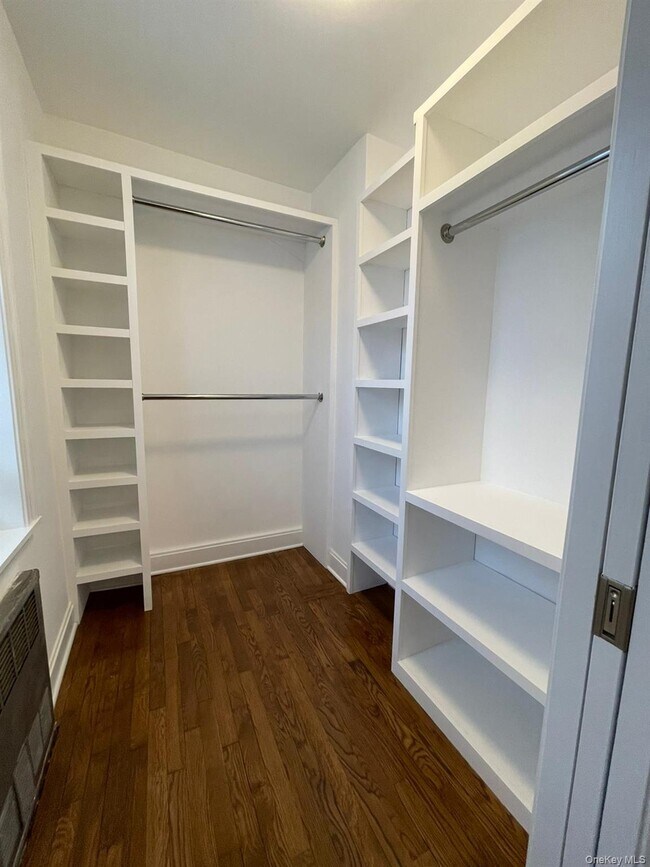 Building Photo - 5730 Mosholu Ave