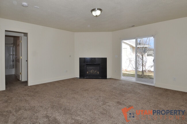 Building Photo - 4844 W Cold Springs Cir