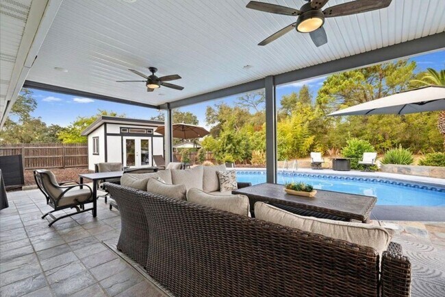 Primary Photo - 4/2 Granite Bay, Pool, Jacuzzi, RV Parking...